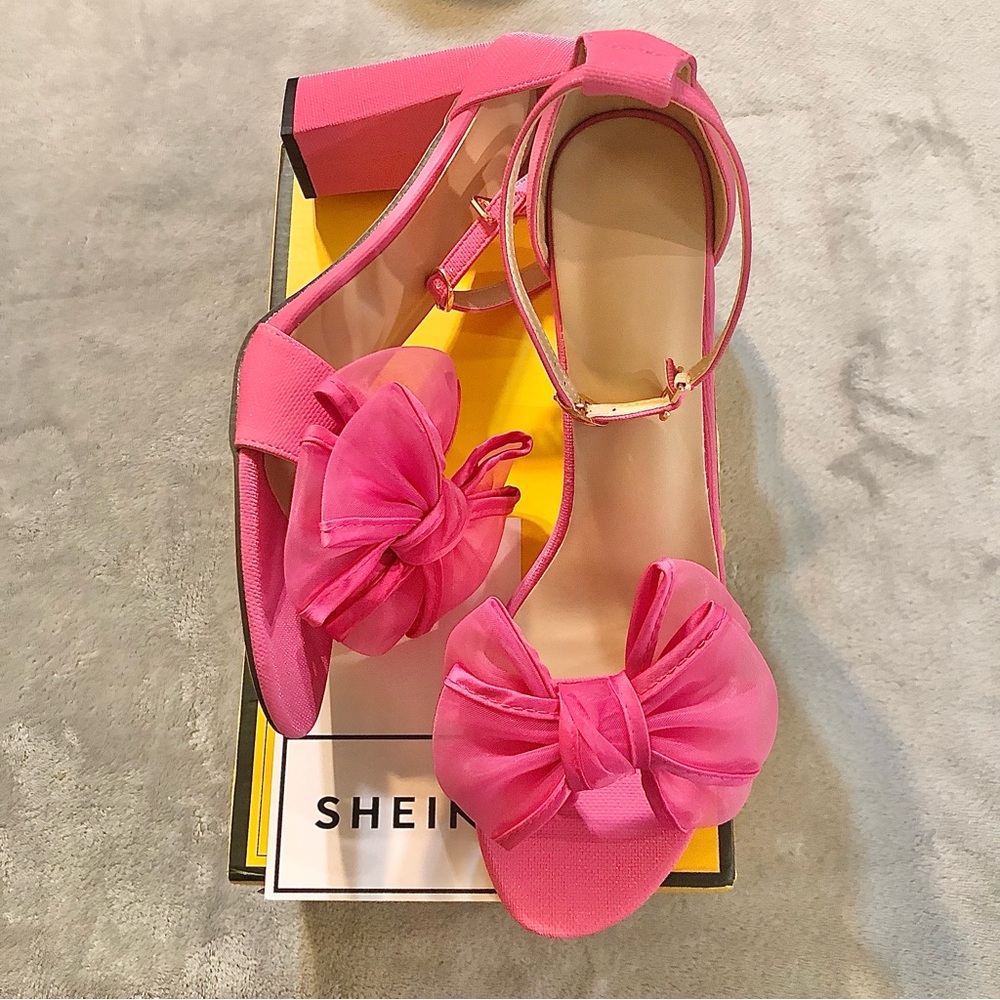 NEW SHEIN Pink Sandal/Heels with Oversized Bow